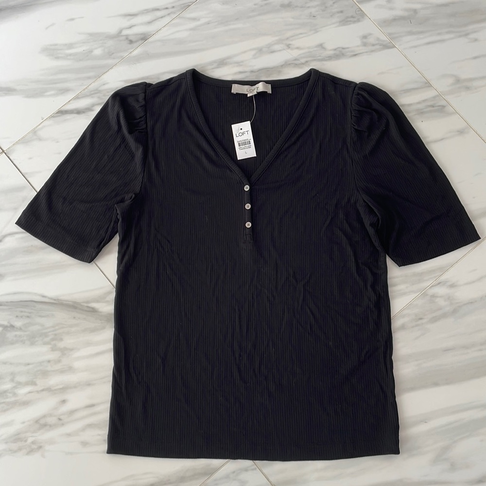 LOFT Women’s Short Sleeve V-neck Top Size L New with tag Black